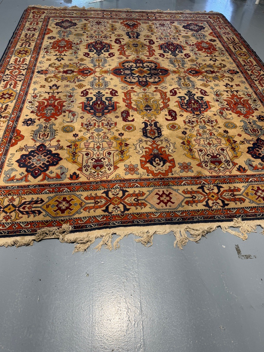Important Handmade Wool Oriental Rug (400/320)