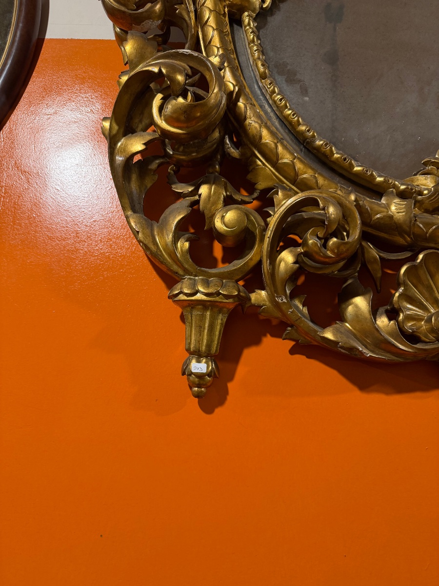 Miroir italien en bois doré et sculpté -photo-2