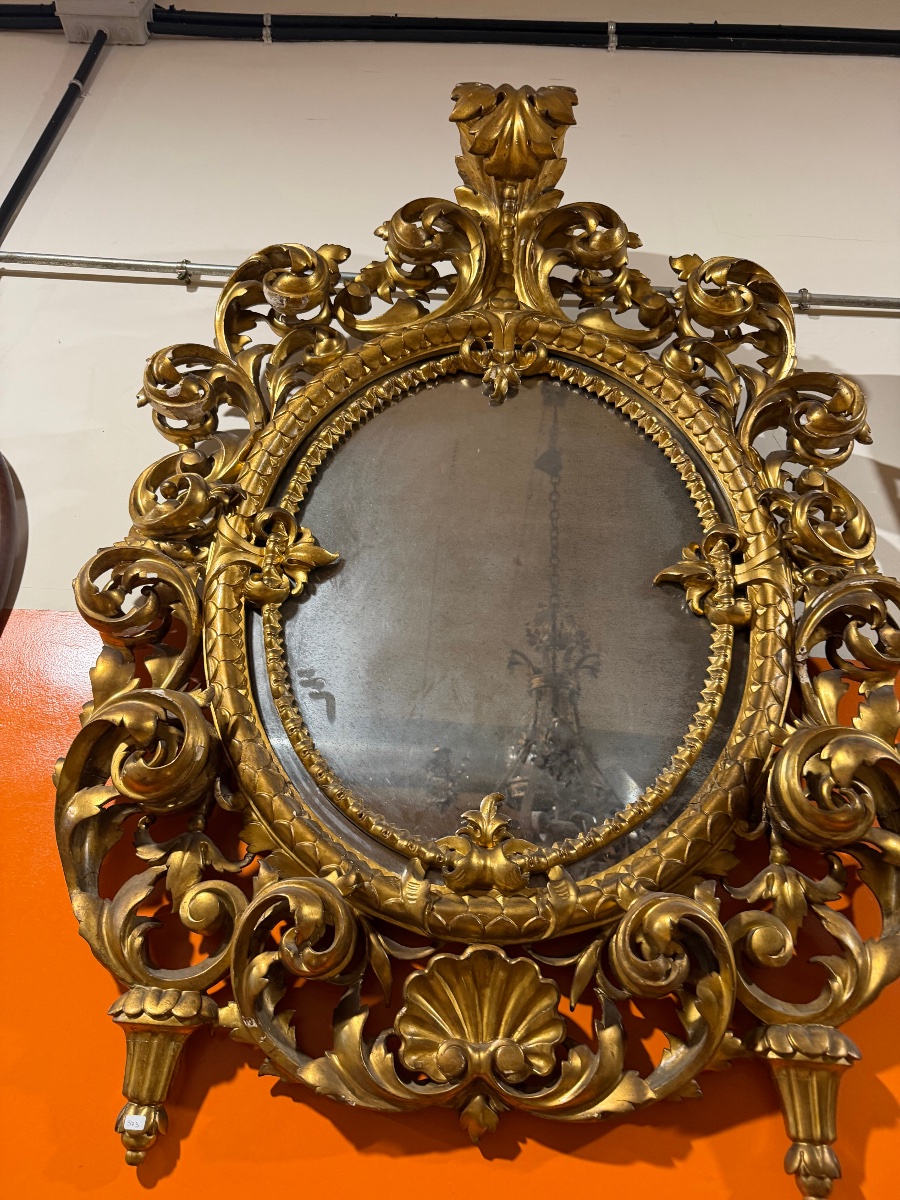 Miroir italien en bois doré et sculpté -photo-4