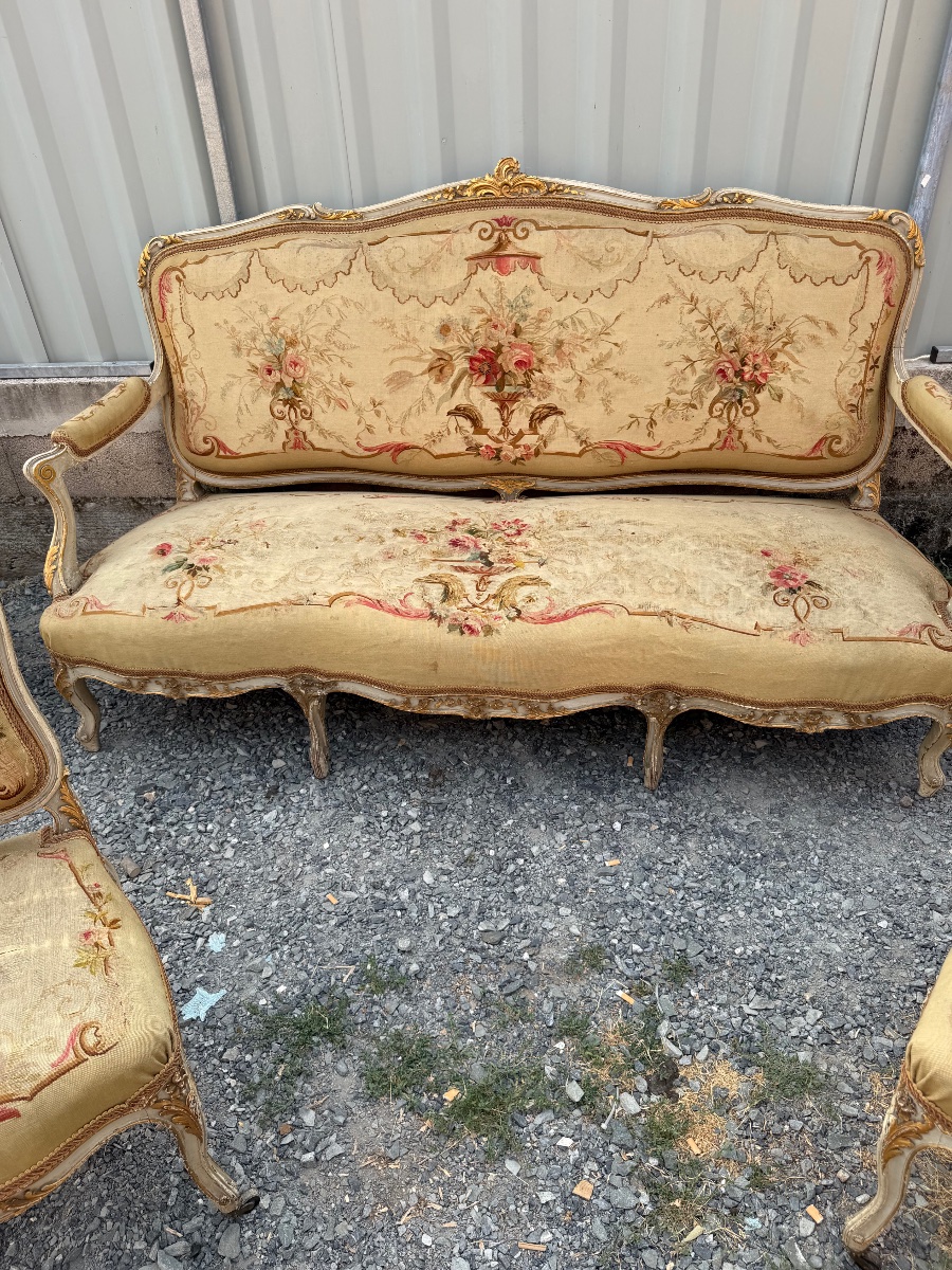 Important salon recouvert de tapisserie d’Aubusson composé de quatre fauteuils un canapé et qua-photo-6