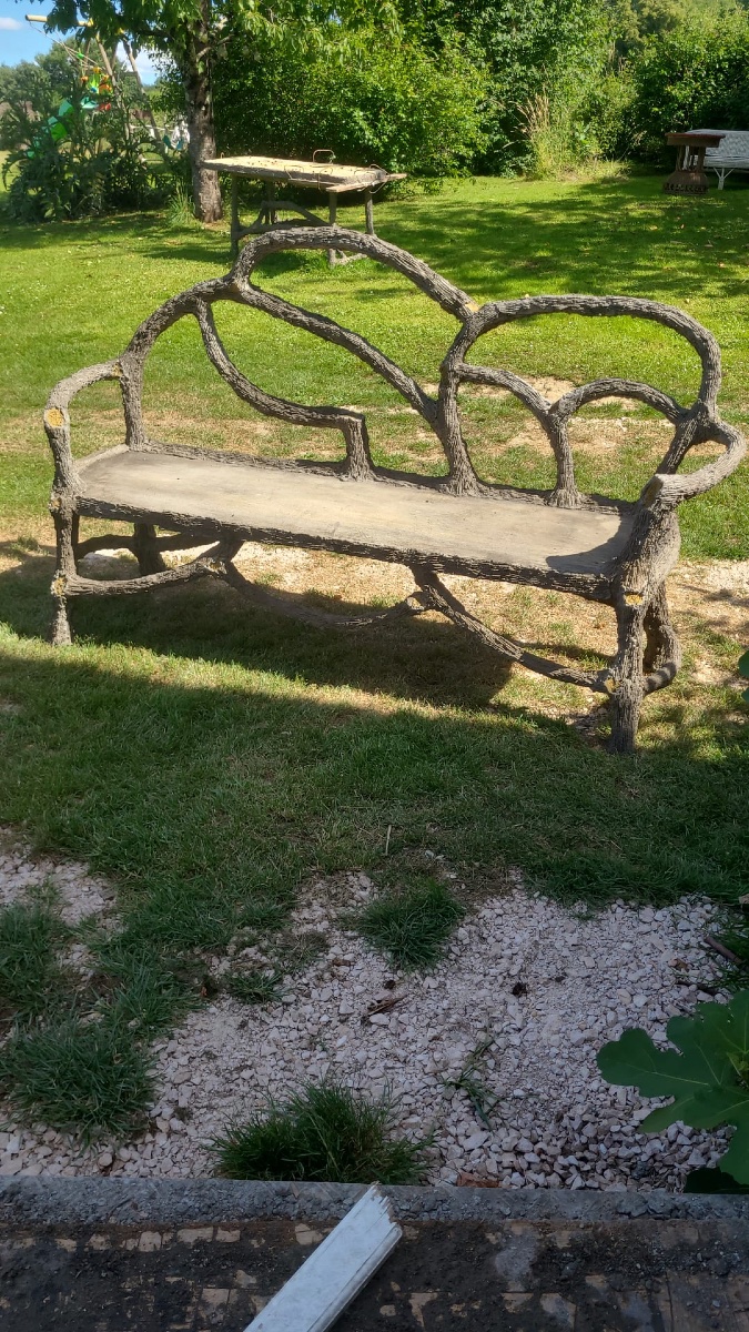Important banc de jardin en ciment faux bois -photo-2