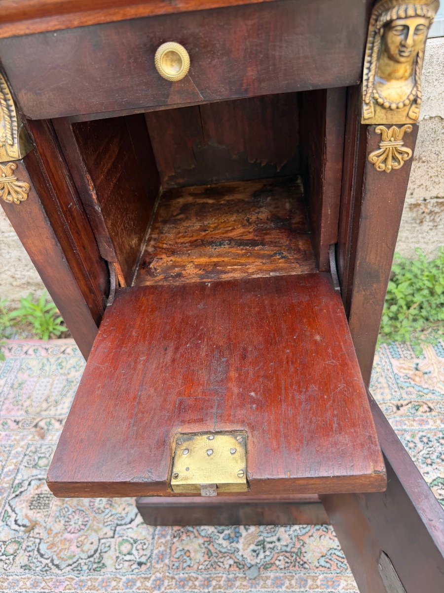 Empire-style Nightstand -photo-3