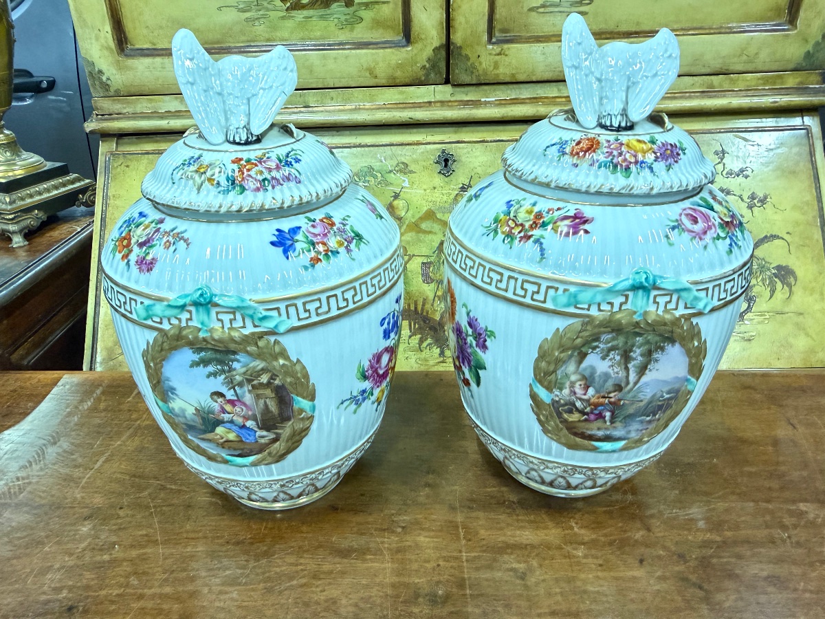 Pair Of Covered Vases Made Of Berlin Porcelain-photo-2