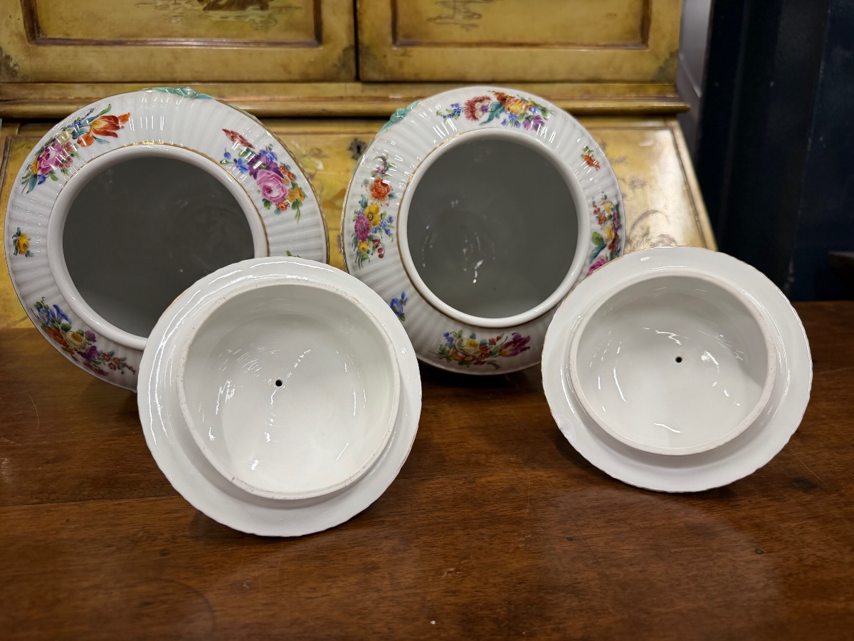 Pair Of Covered Vases Made Of Berlin Porcelain-photo-3