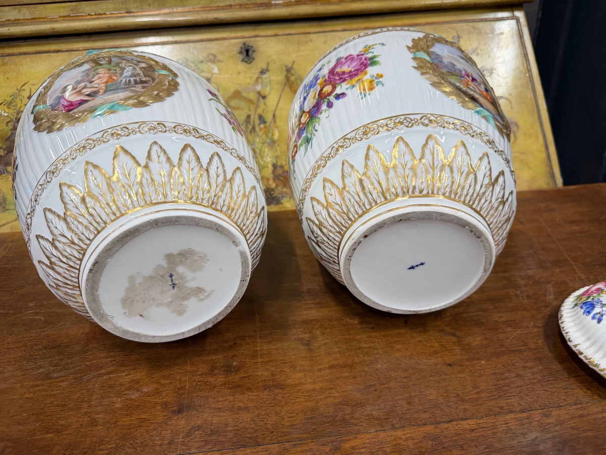 Pair Of Covered Vases Made Of Berlin Porcelain-photo-4