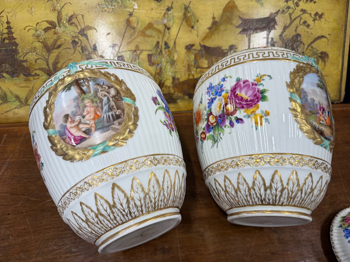 Pair Of Covered Vases Made Of Berlin Porcelain-photo-5