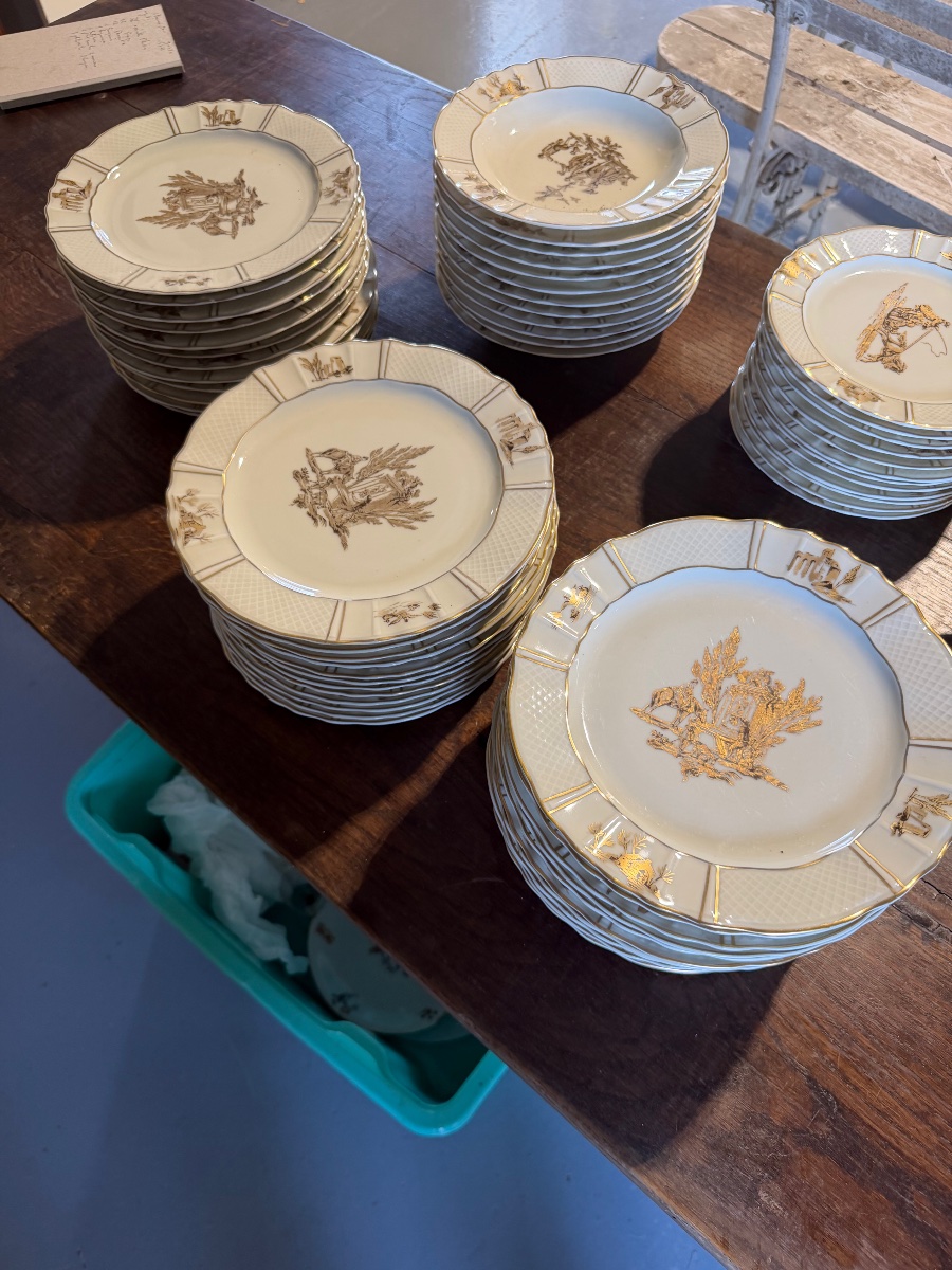 Important service en porcelaine de limoges bernardaud 72 pièces -photo-4