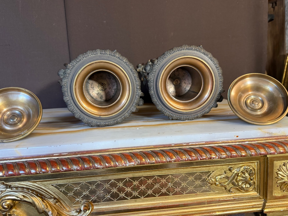 Paire de pots couverts en bronze -photo-4