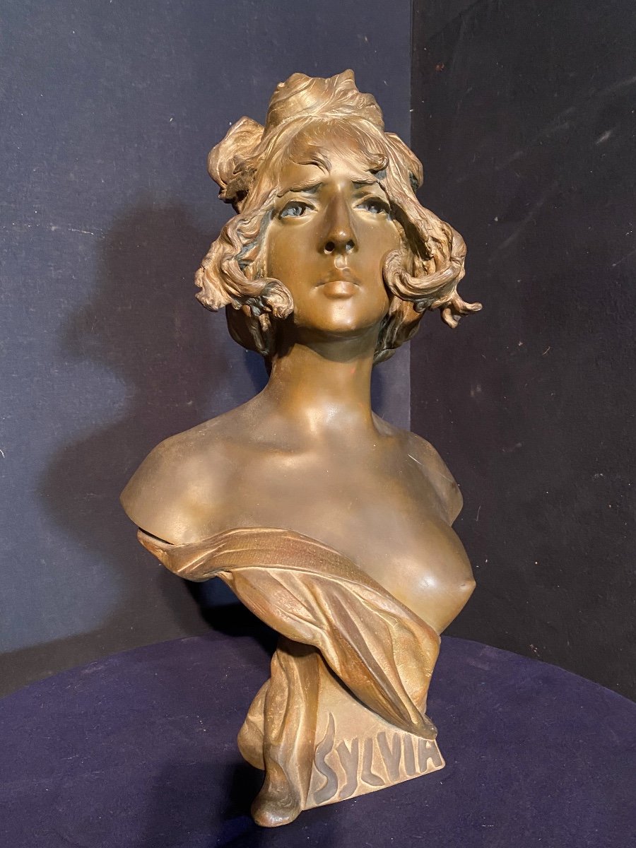 Nelson Art Nouveau Regulated Bust