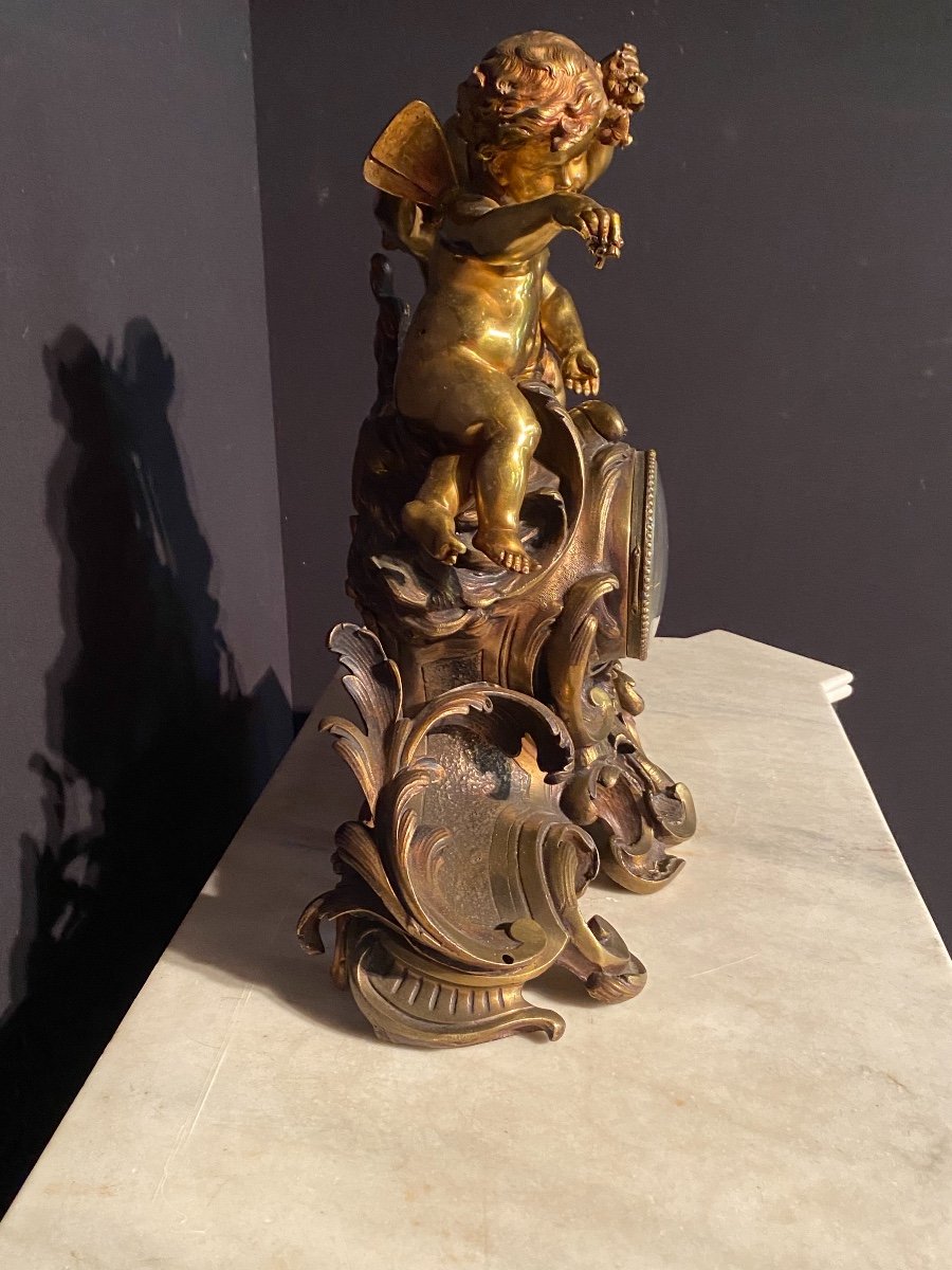 Bronze Pendulum Decorated With Cherubs-photo-1