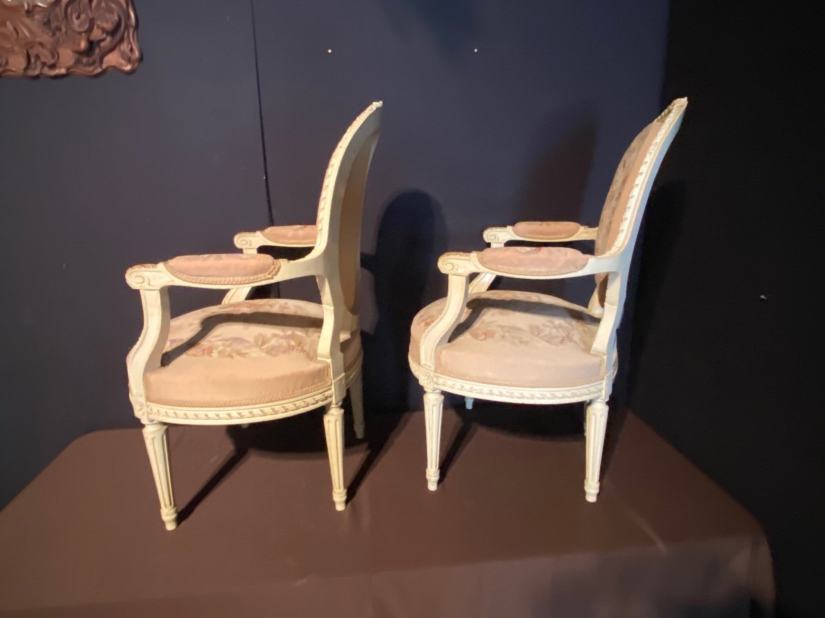 Paire De Fauteuils Médaillons De Style Louis XVI Recouvert De Tapisserie D’aubusson-photo-4