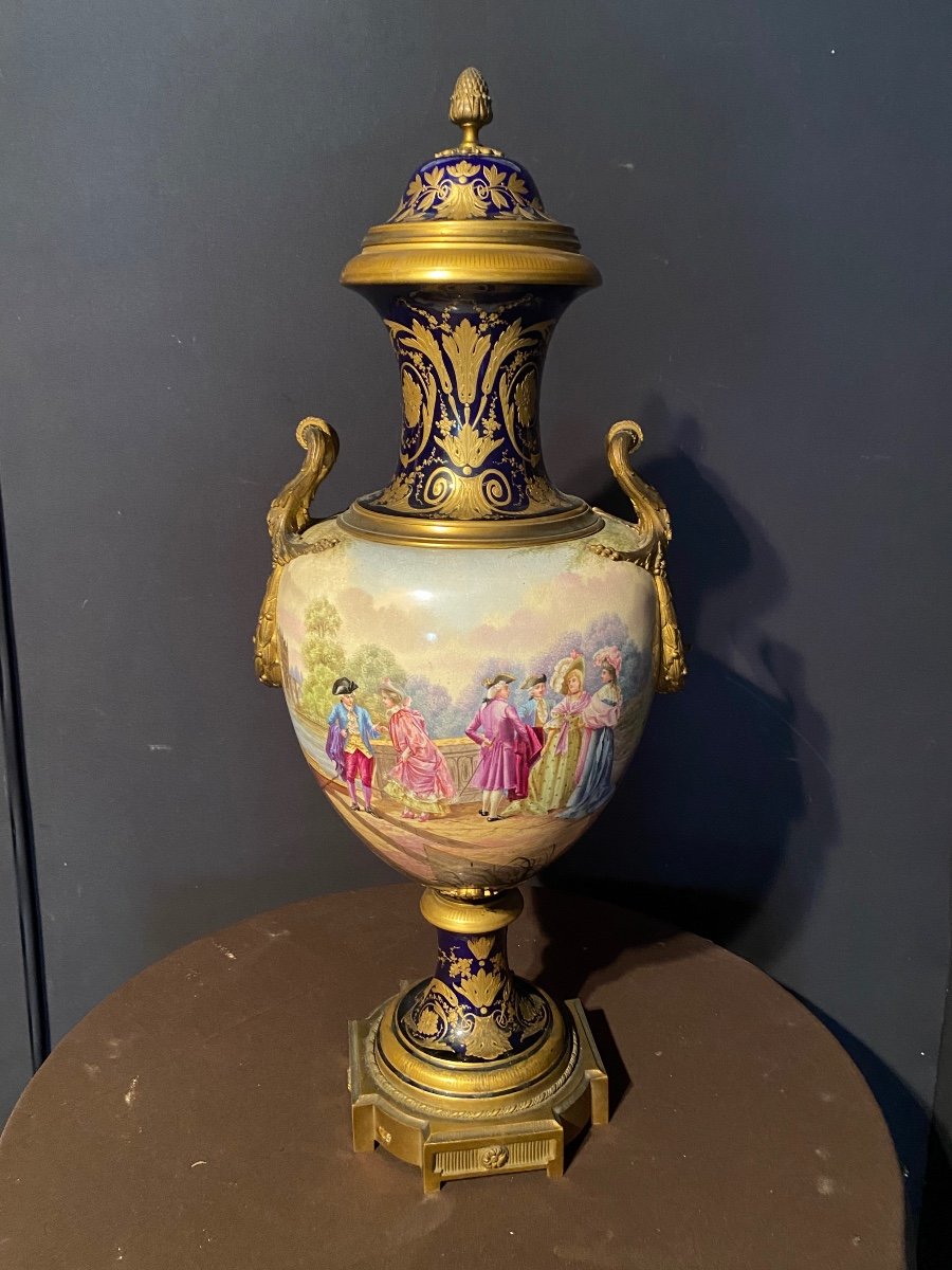 Important Vase En Porcelaine De Sevres (90cm)