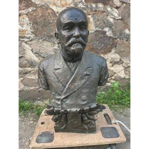 Ferdinand Barbedienne. Monumental Buste En Bronze 