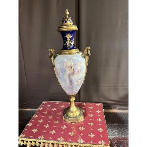 Important vase en porcelaine de Sèvres (90cm)