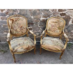 Paire de fauteuils en bois doré recouvert de tapisserie aubusson 