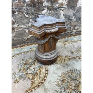 Socle en bois sculpté 