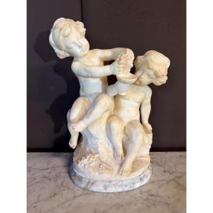 PUGI, GUGLIELMO (1850-1915). "DEUX AMOURS À LA GRAPPE DE RAISINS", SCULPTURE EN ALBÂTRE XIXE