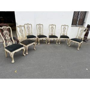 Huit chaises style chippendalle