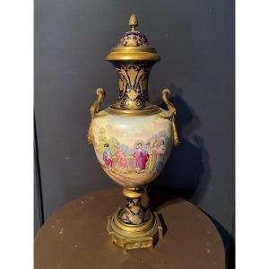 Important Vase En Porcelaine De Sevres (90cm)