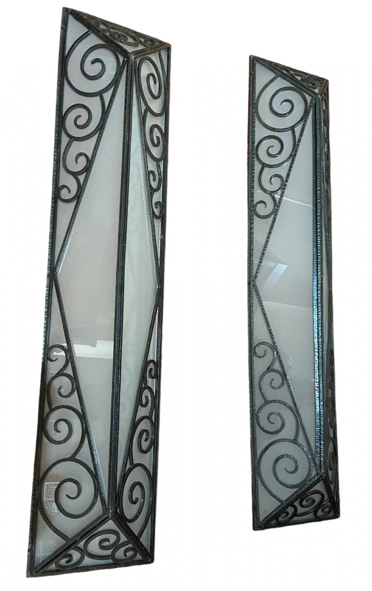 Imposing Pair Of Art Deco Glass And Wrought Iron Sconces-photo-1