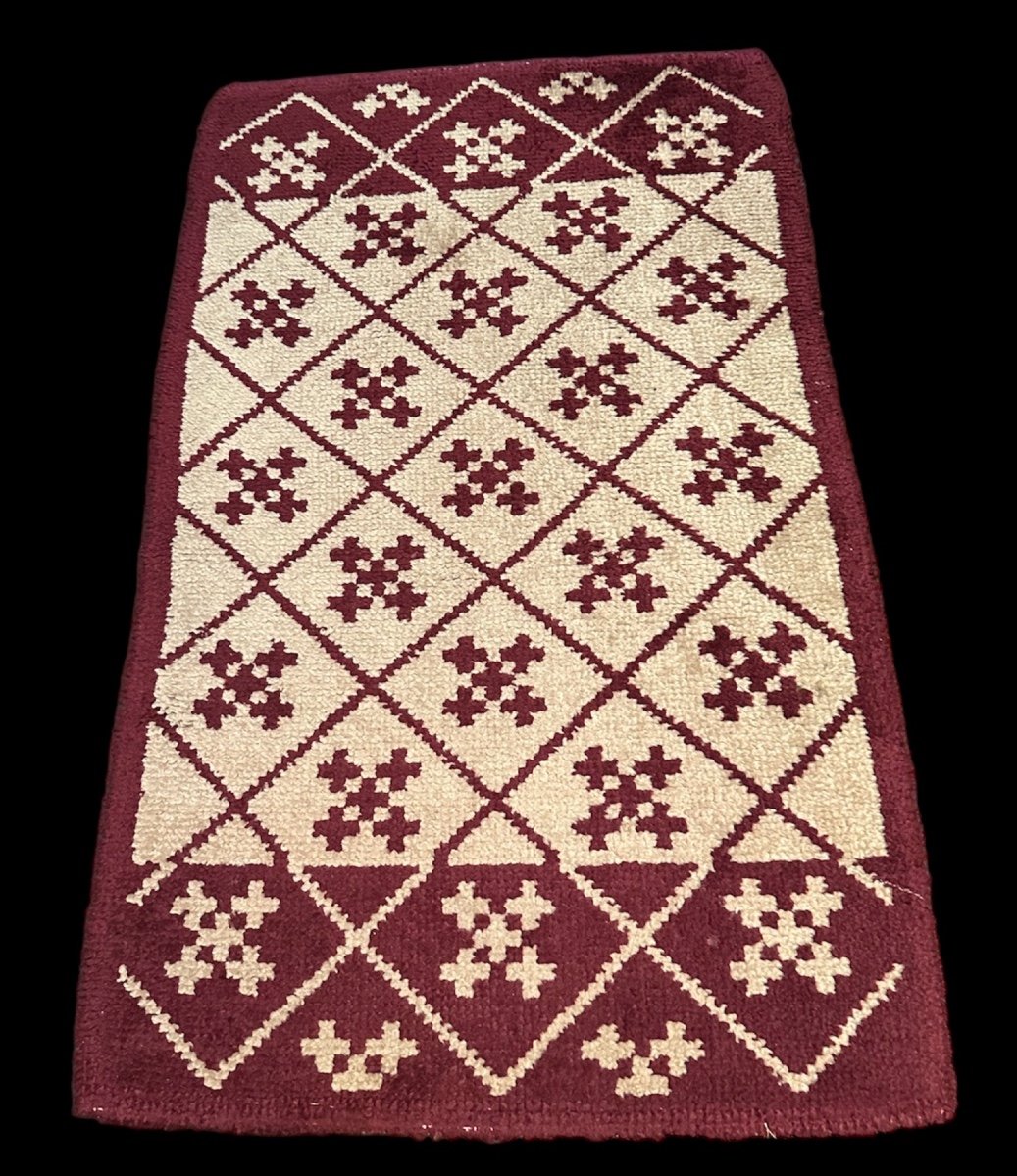 Superb Small Art Deco Rug From The Kortrijk Region 