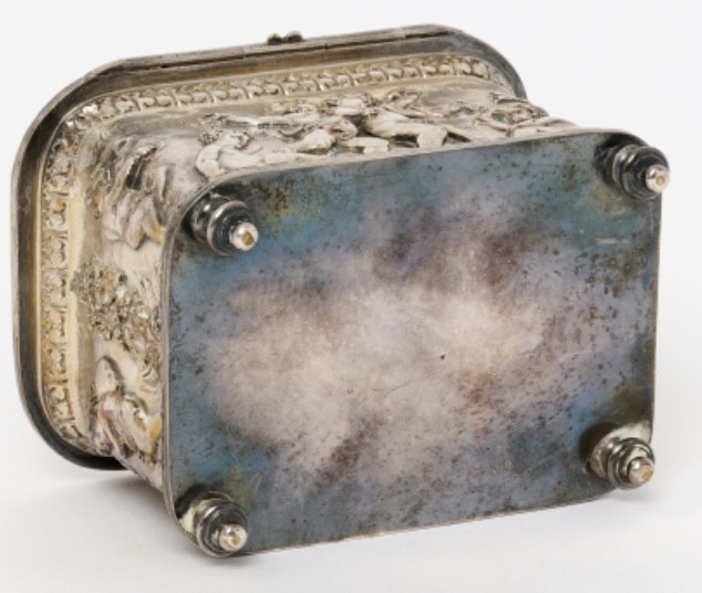 Petit coffre métal argentė de Leopold Oudry père -photo-1
