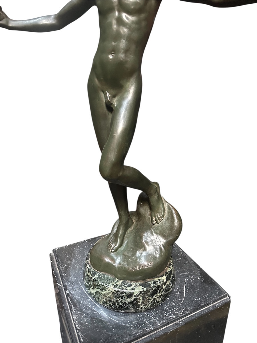 Sculpture de Mercure ou Hermes du sculpteur autrichien Franz Seifert -photo-2