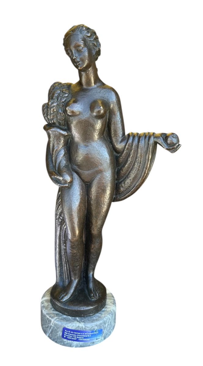 The Young Woman Has The Apple And The Cornucopia