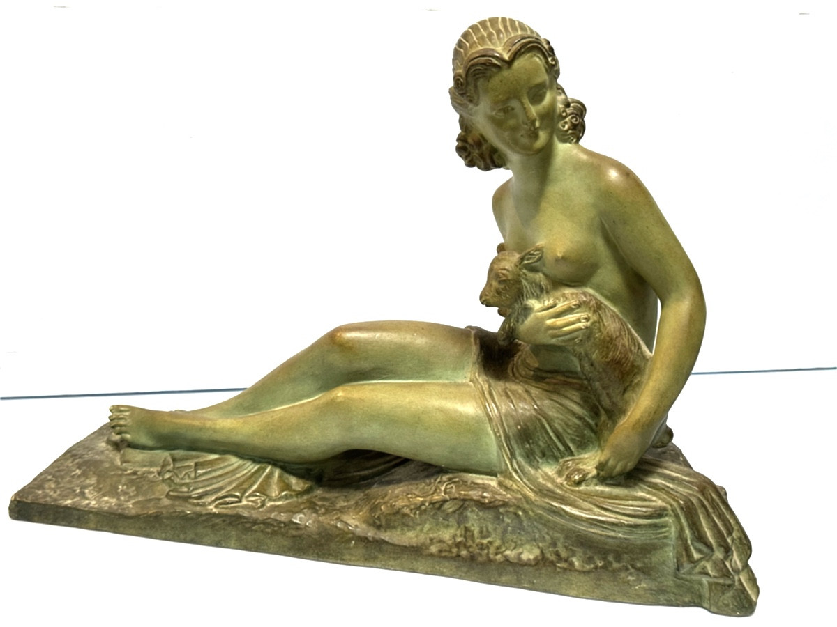 Jeune femme au chevreau terre cuite de Chiparus 