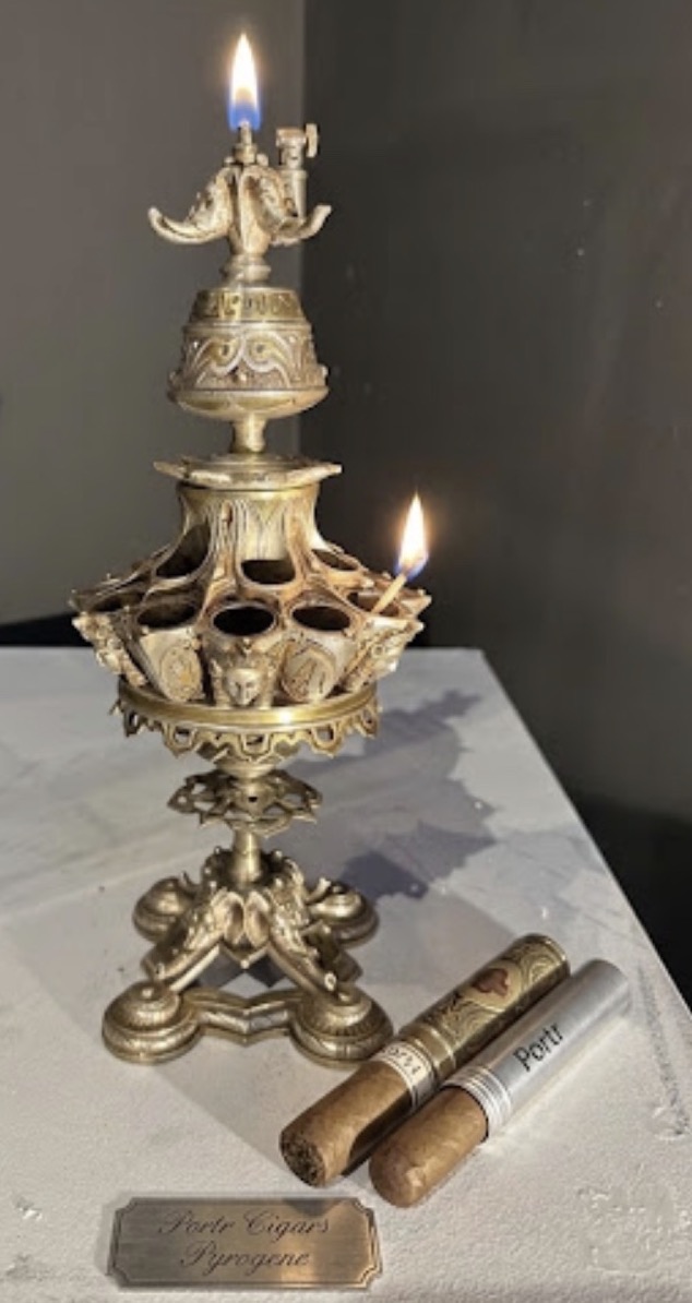 Pyrogène porte cigares   NAPOLÉON  III orientalisant .