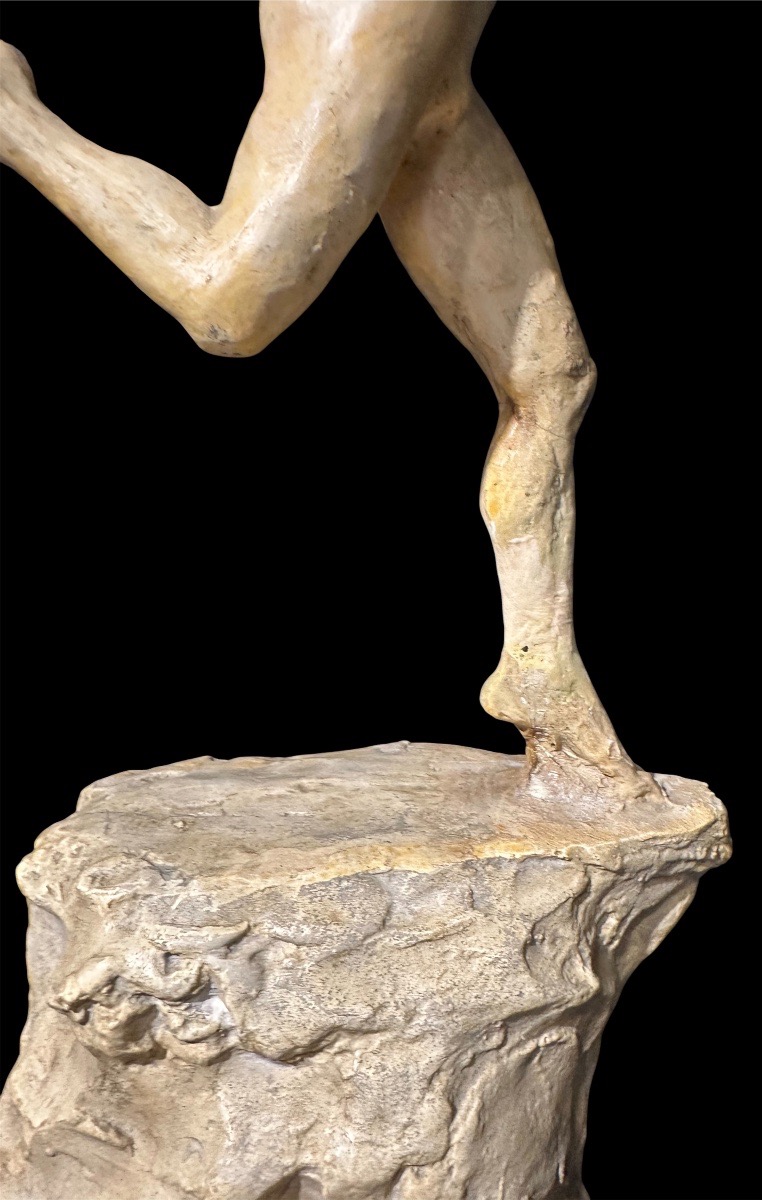 Projet en plâtre de l’effort du vainqueur de Pierre De Soete -photo-1