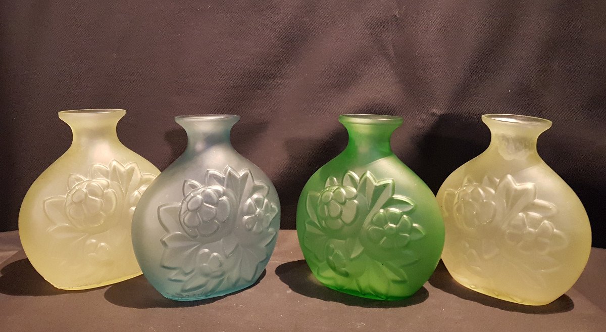 Quatre Vases En Verre, Patine Jaune, vert ou bleu (vendus à la pièce) - Charles Catteau