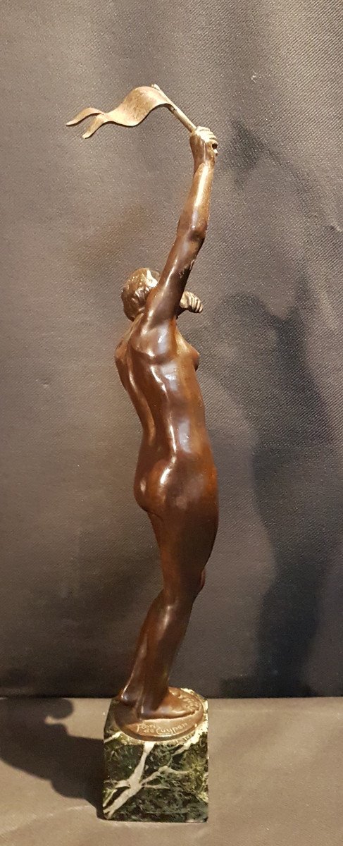 Woman Waving A Flag, Bronze - Floris De Cuyper-photo-4