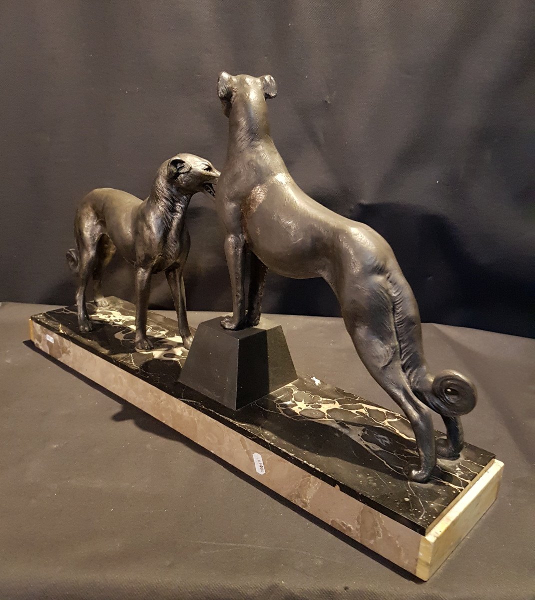 Trim Composed Of Two Bronze Greyhounds, C. 1930-photo-1