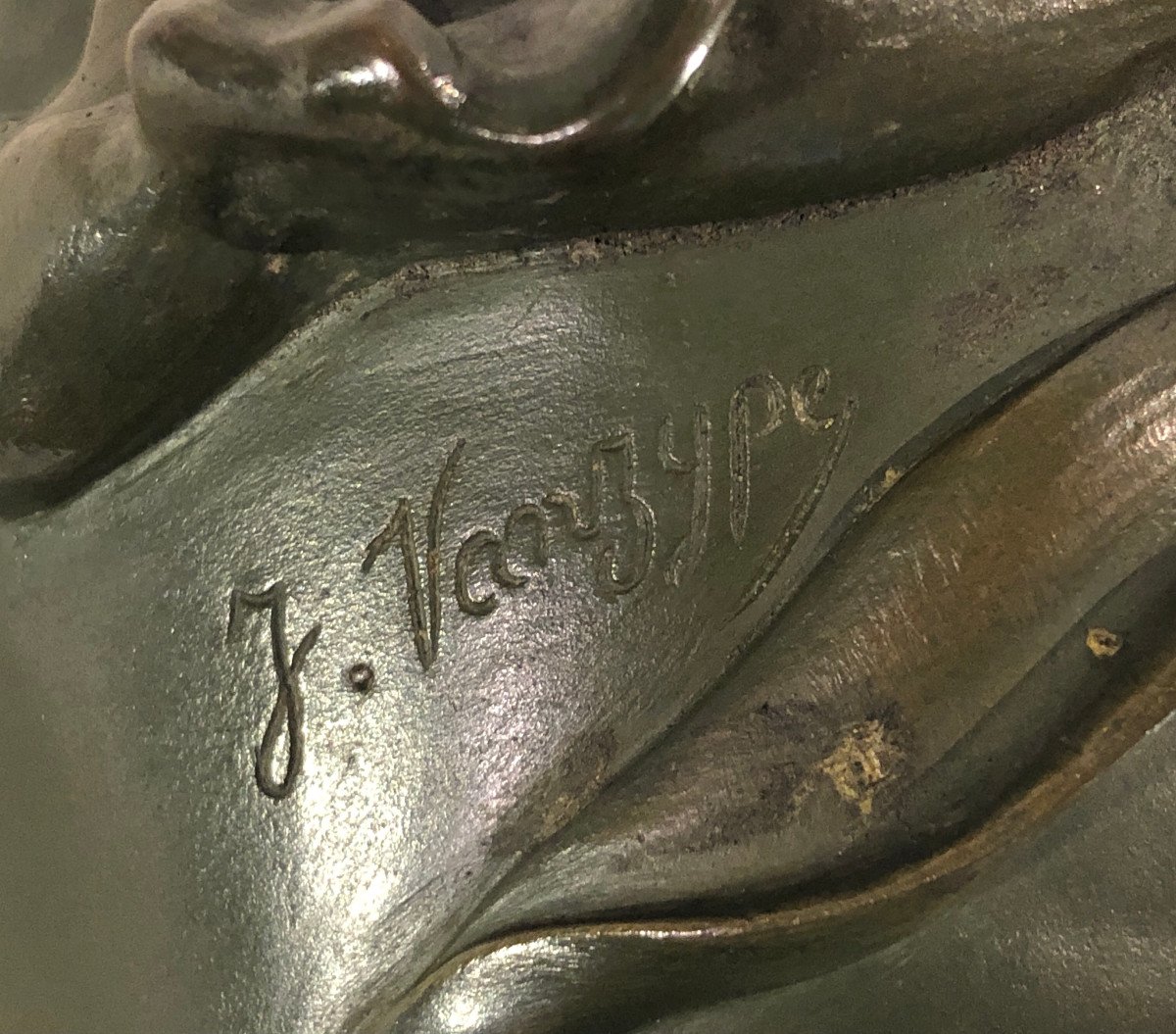 Vase Art Nouveau En Bronze Avec Des Fleurs - Julia Vanzype - H. 31 Diamètre : 15cm école Belge -photo-4