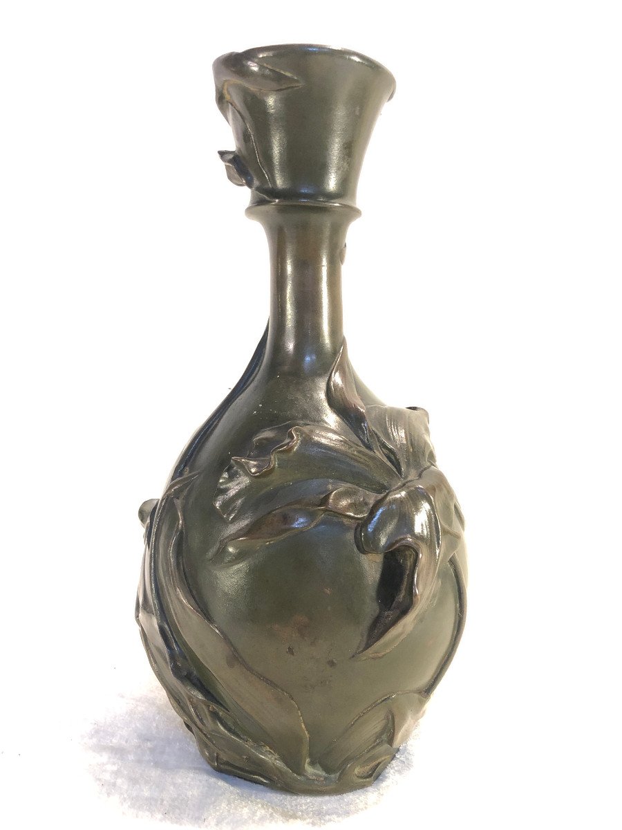 Vase Art Nouveau En Bronze Avec Des Fleurs - Julia Vanzype - H. 31 Diamètre : 15cm école Belge 