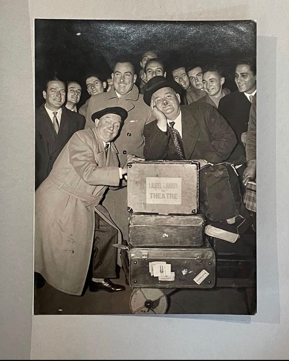 Book Of The Passage Of Laurel And Hardy At The Lido De Paris 1947-photo-5