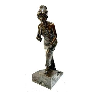 Bronze élégante A L’éventail De Pierre Henri Van Perck 1911 