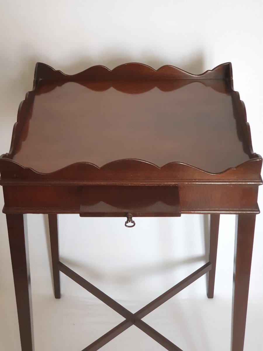 Table d'appoint en acajou  meuble anglais XXe Bevan - Funnell 1970-photo-1