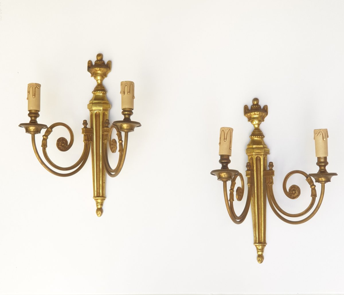 Pàire d'appliques en bronze  style Louis XVI-photo-2