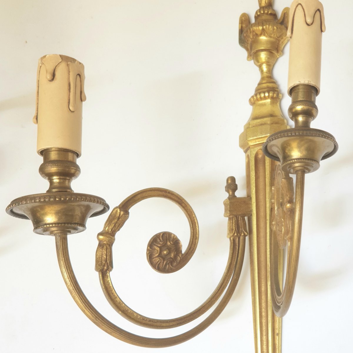 Pàire d'appliques en bronze  style Louis XVI-photo-1