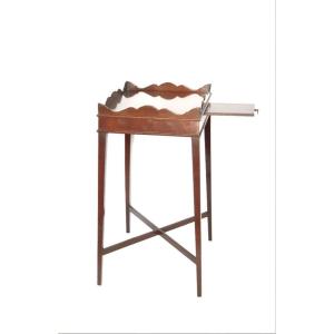 Table d'appoint en acajou  meuble anglais XXe Bevan - Funnell 1970