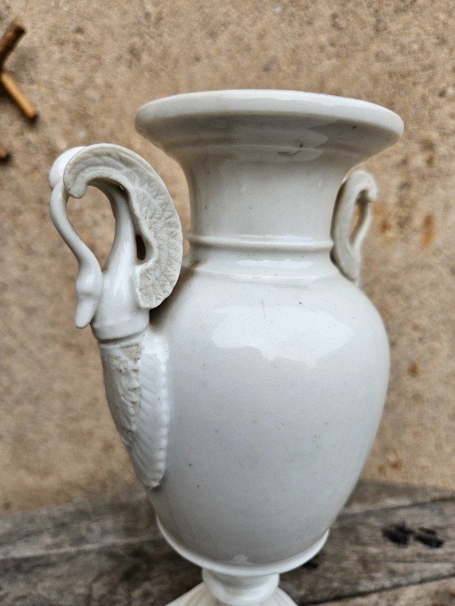 Vase En Porcelaine Empire & Cygnes, Swan & Fin 19ème , XIXe.