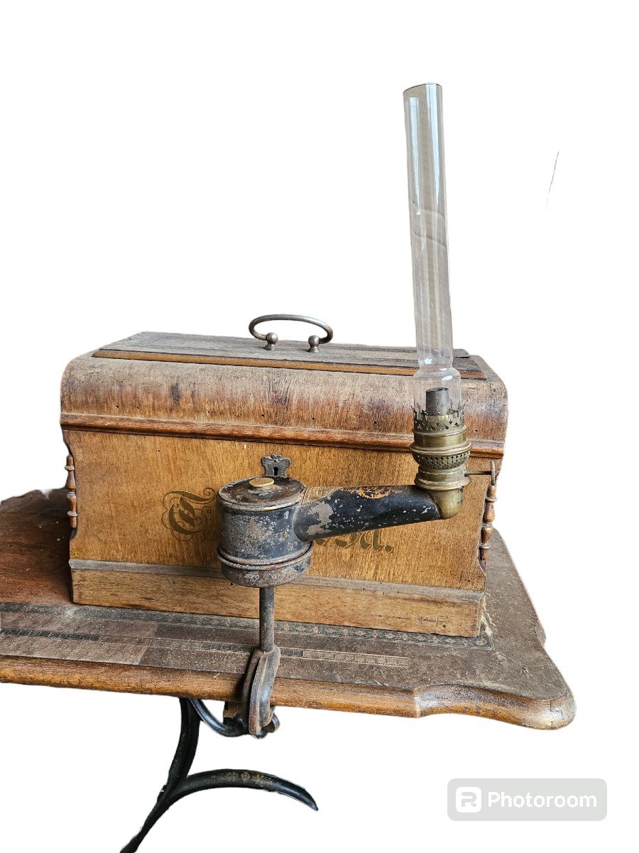 Lampe à Pétrole Pour Machine à Coudre Cheri Desprin Vers 1900-photo-2
