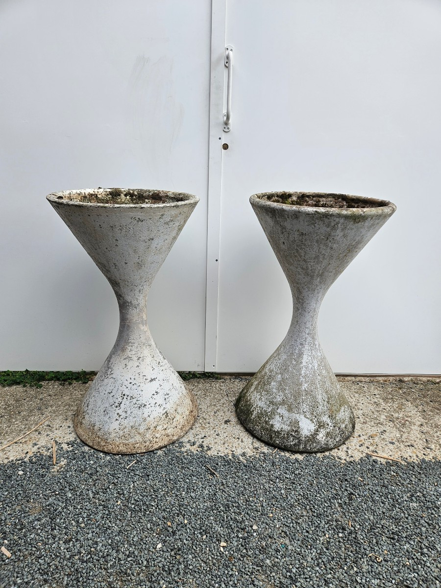 Pair Of "diabolo" Planters, Willy Guhl, Swiss Design, Circa 1960/1970. Eternit