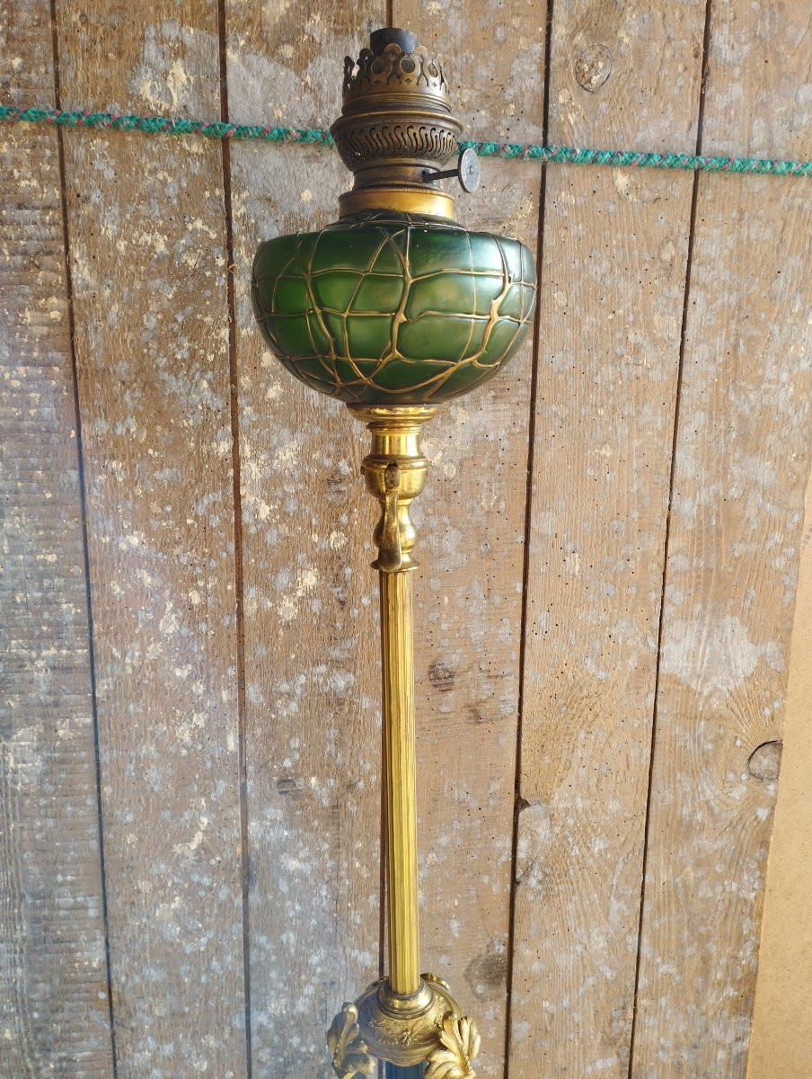 Grande lampe à pétrole réservoir verrerie de Loetz et piètement télescopique-photo-2