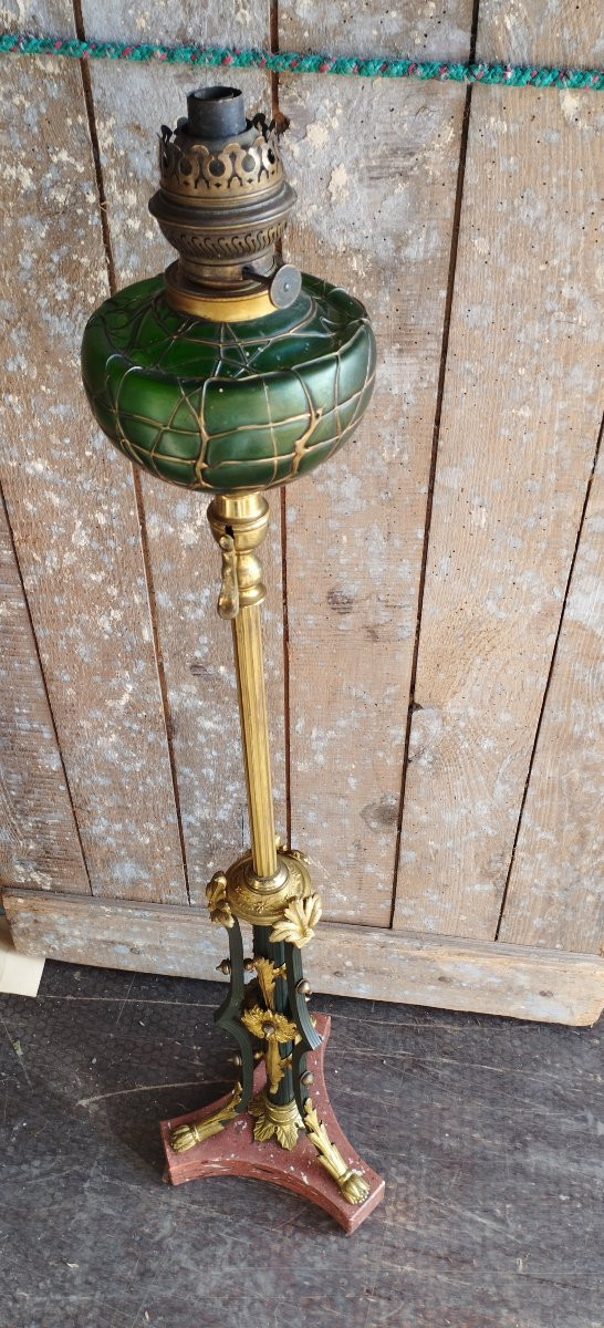 Grande lampe à pétrole réservoir verrerie de Loetz et piètement télescopique-photo-2