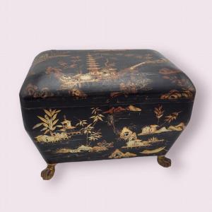 Old Chinese Black Lacquer Tea Box, Late 19th Century