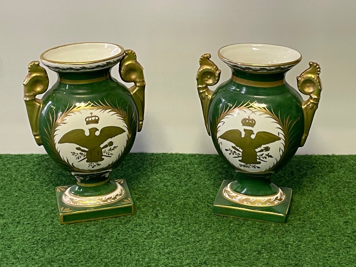 Paire De Vases  Au  Grand  Aigle Impérial   En  Porcelaine   19 ème 