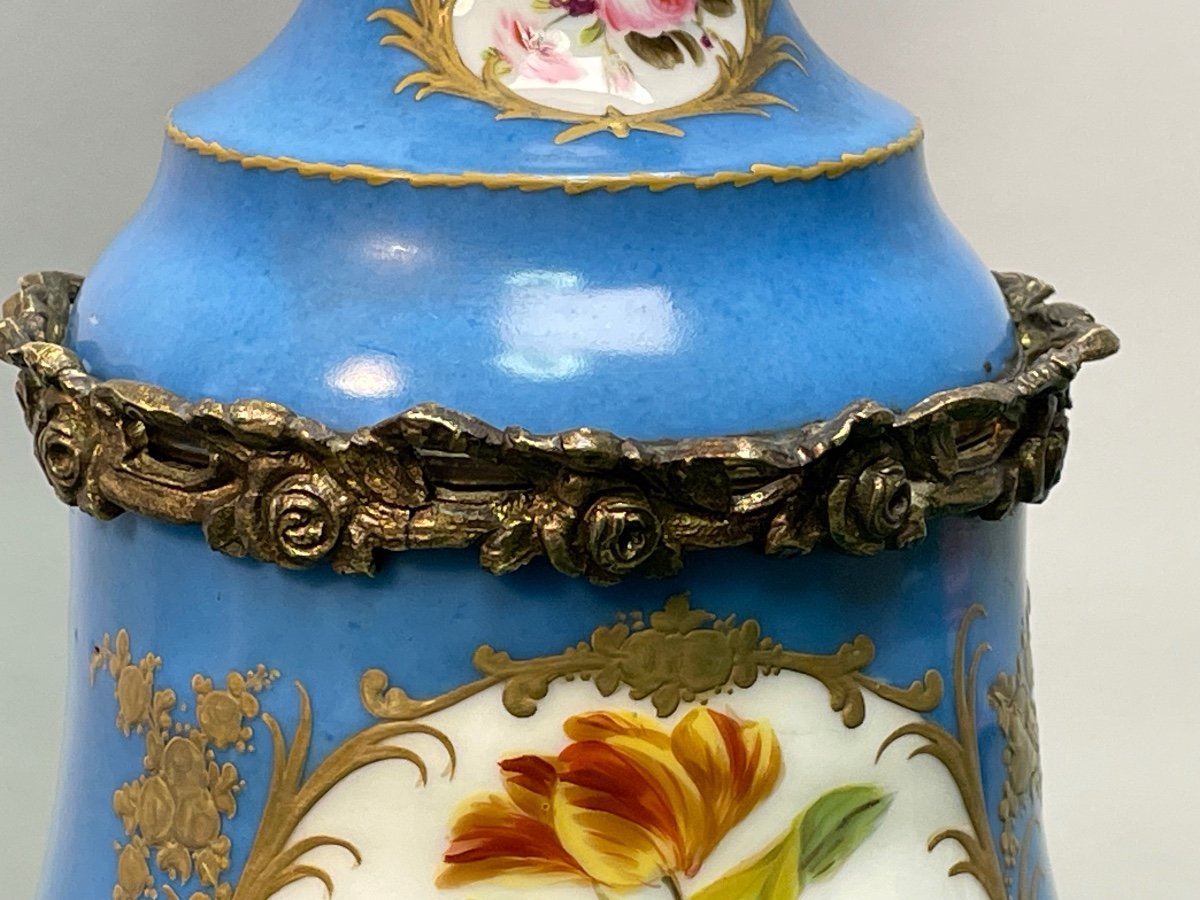Pair Of Napoleon III Sèvres Porcelain Oil Lamps 19th-photo-5